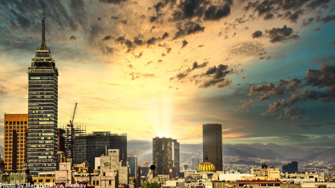 The image depicts the horizon in Mexico City.